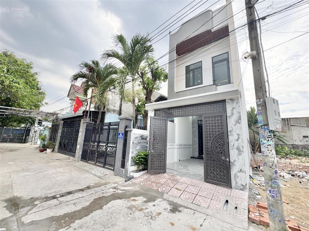 5,5 tỷ nhà mới xây full nội thất hoàn công đầy đủ dọn vào ở ngay