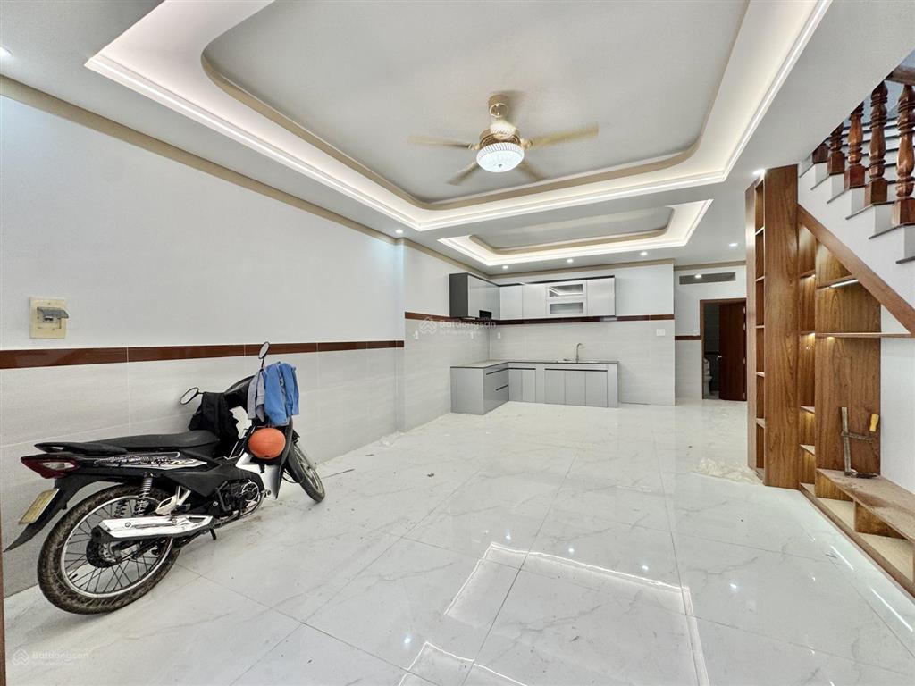 Chính chủ cần bán nhà lầu trệt sát chợ dĩ an phường dĩ an đường nguyễn thái học