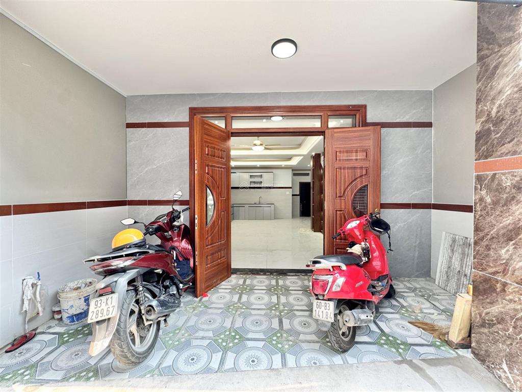 Chính chủ cần bán nhà lầu trệt sát chợ dĩ an phường dĩ an đường nguyễn thái học