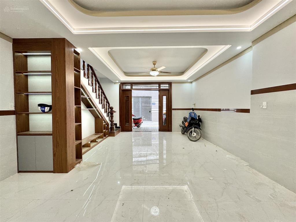 Chính chủ cần bán nhà lầu trệt sát chợ dĩ an phường dĩ an đường nguyễn thái học