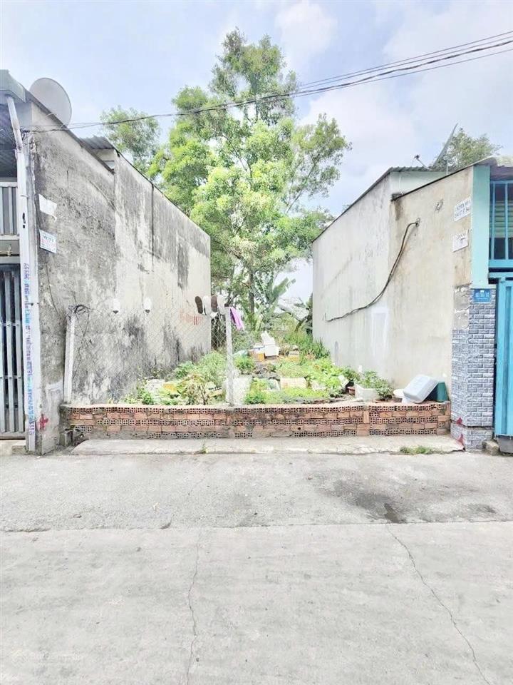 Chính chủ cần bán lô đất gần ngã 3 cây điệp sau chợ đỗ tấn phong dĩ an tp hồ chí minh