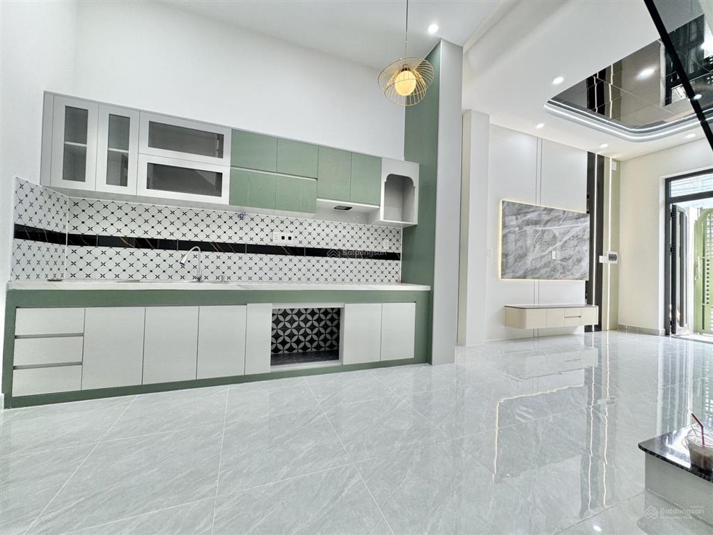 Nhà mới xây phong cách hiện đại thuộc phường dĩ an sát đường nguyễn thị minh khai 4,97 tỷ