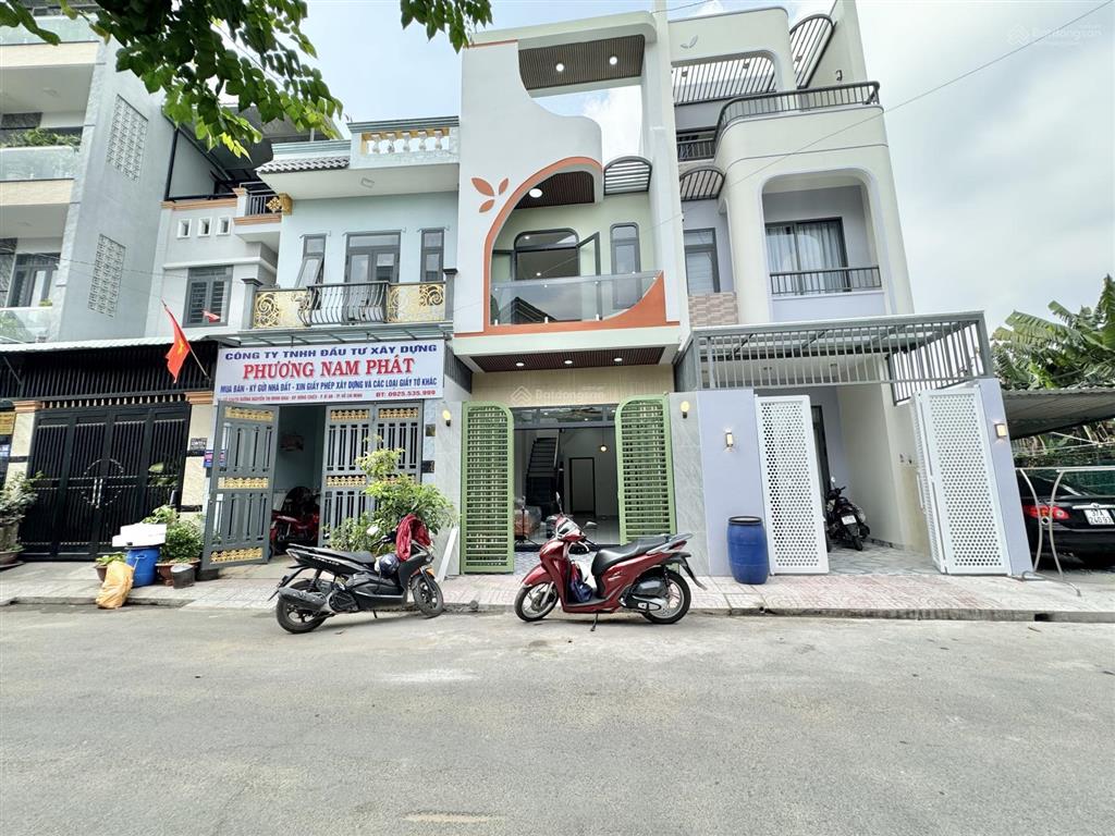Nhà mới xây phong cách hiện đại thuộc phường dĩ an sát đường nguyễn thị minh khai 4,97 tỷ