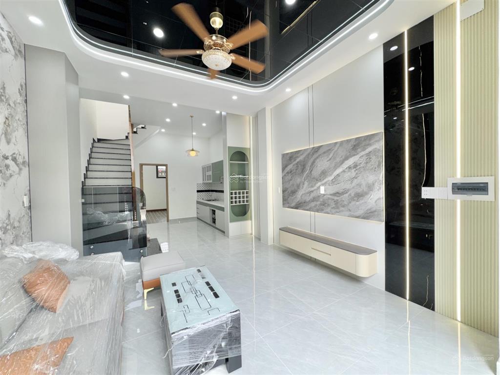 Nhà mới xây phong cách hiện đại thuộc phường dĩ an sát đường nguyễn thị minh khai 4,97 tỷ