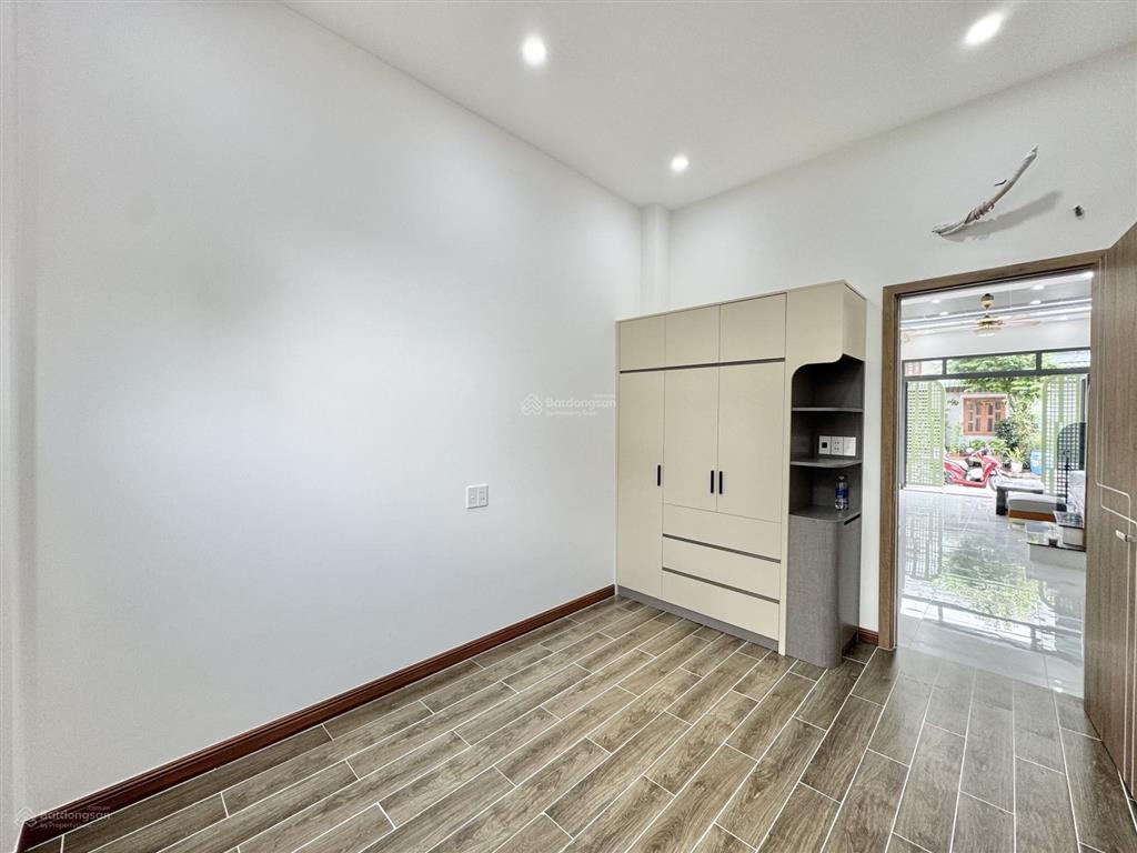 Nhà mới xây phong cách hiện đại thuộc phường dĩ an sát đường nguyễn thị minh khai 4,97 tỷ