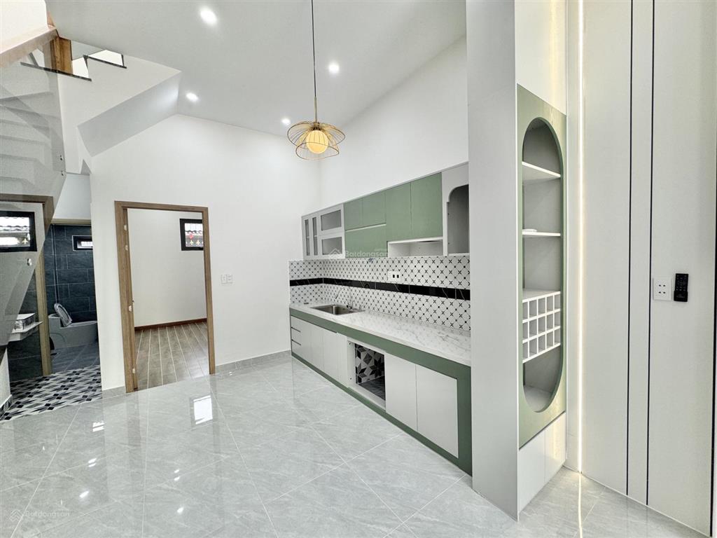 Nhà mới xây phong cách hiện đại thuộc phường dĩ an sát đường nguyễn thị minh khai 4,97 tỷ