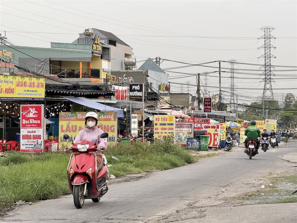 Đất mặt tiền khu kinh doanh sầm uất gần làng đại học quốc gia mặt tiền đường ống nước 9,3 tỷ
