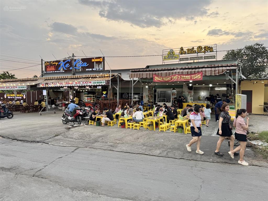 Đất mặt tiền khu kinh doanh sầm uất gần làng đại học quốc gia mặt tiền đường ống nước 9,3 tỷ