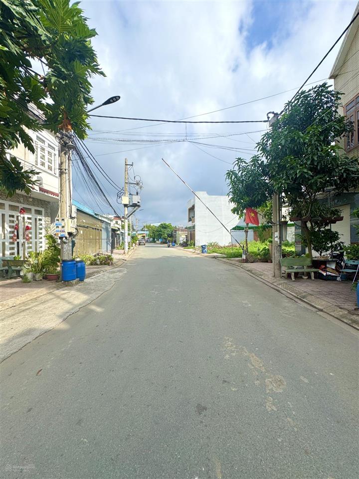 Chính chủ cần bán nhà trong khu dân cư đường trần văn ơn ngay chợ đông hoà sát đường trần hưng đạo
