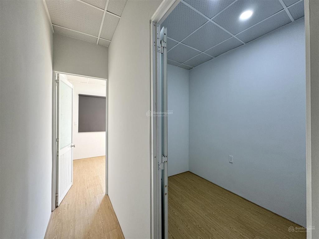 Cần bán căn nhà sổ chung 20m ngay sát siêu thị bigc, gần chợ dĩ an