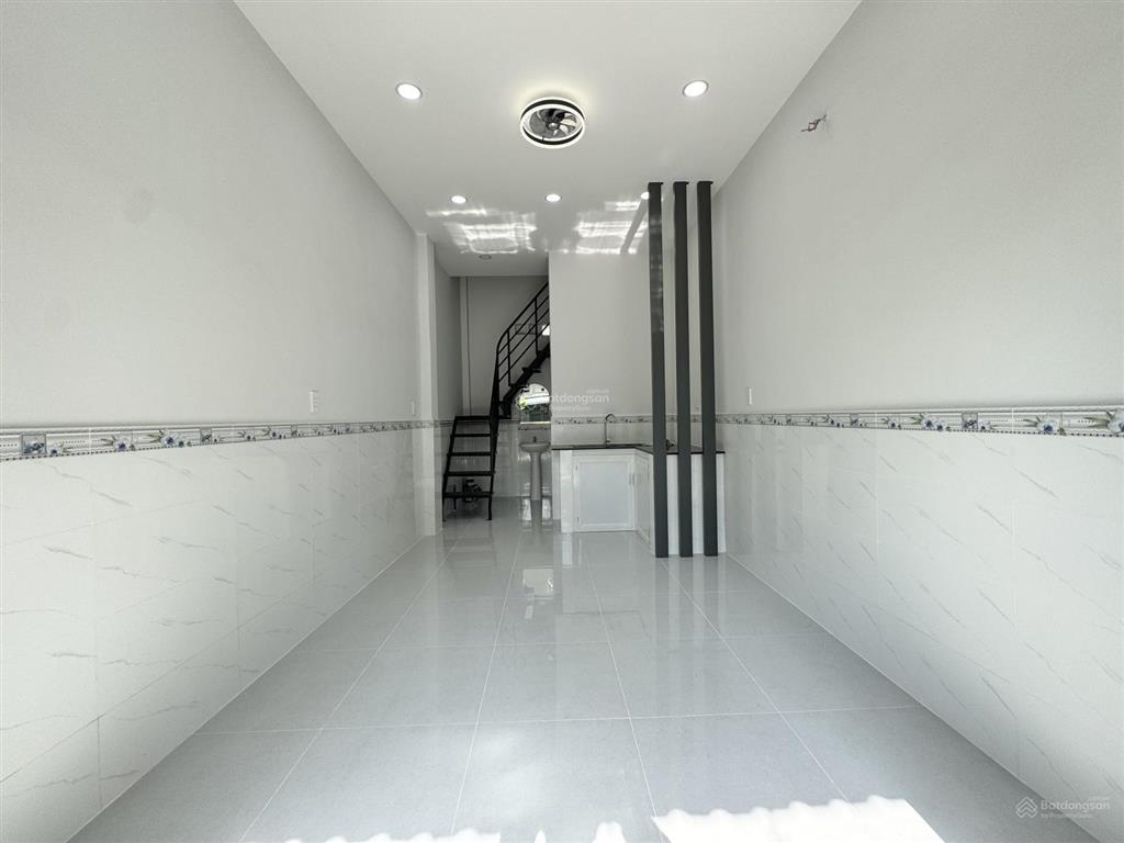 Cần bán căn nhà sổ chung 20m ngay sát siêu thị bigc, gần chợ dĩ an