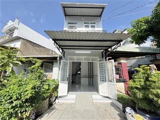 Cần bán căn nhà sổ chung 20m ngay sát siêu thị bigc, gần chợ dĩ an