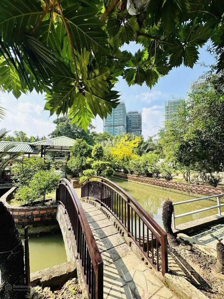 Nhà vườn 2.000m không gian xanh giữa lòng sài gòn 23 tỷ