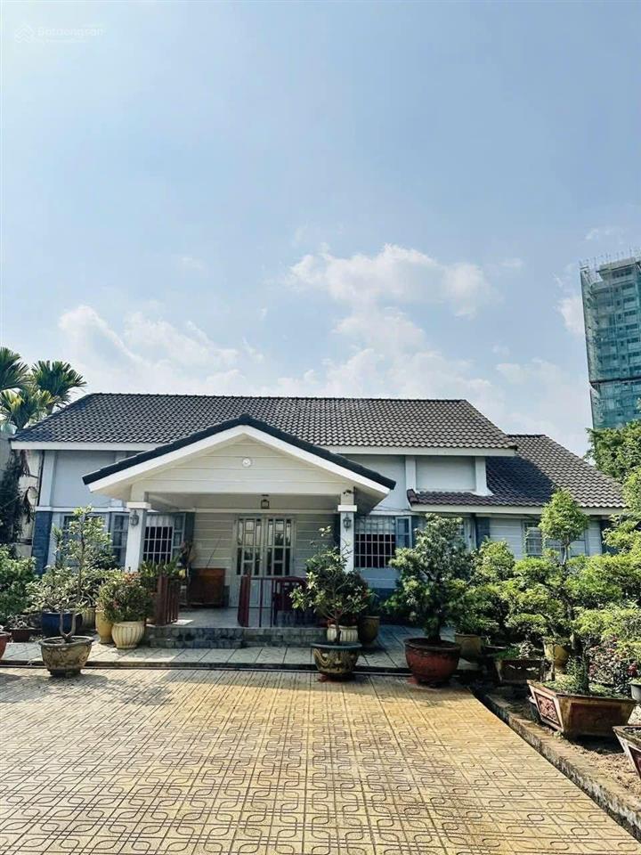 Nhà vườn 2.000m không gian xanh giữa lòng sài gòn 23 tỷ