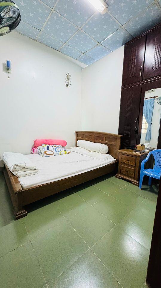 Tân Phú - Giáp Tân Bình - Hẻm Xe Hơi Đỗ Cửa - Không Quy Hoạch - 79M - 4PN - Nhỉnh 8 Tỷ