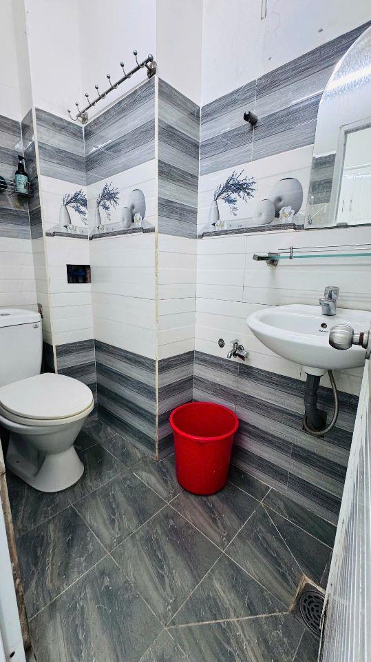 Bán Nhà Quận 8 - Tùng Thiện Vương - Gần Mặt Tiền - 20M - Nhỉnh 2 Tỷ