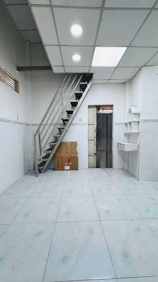 Bán Nhà Quận 8 - Tùng Thiện Vương - Gần Mặt Tiền - 20M - Nhỉnh 2 Tỷ