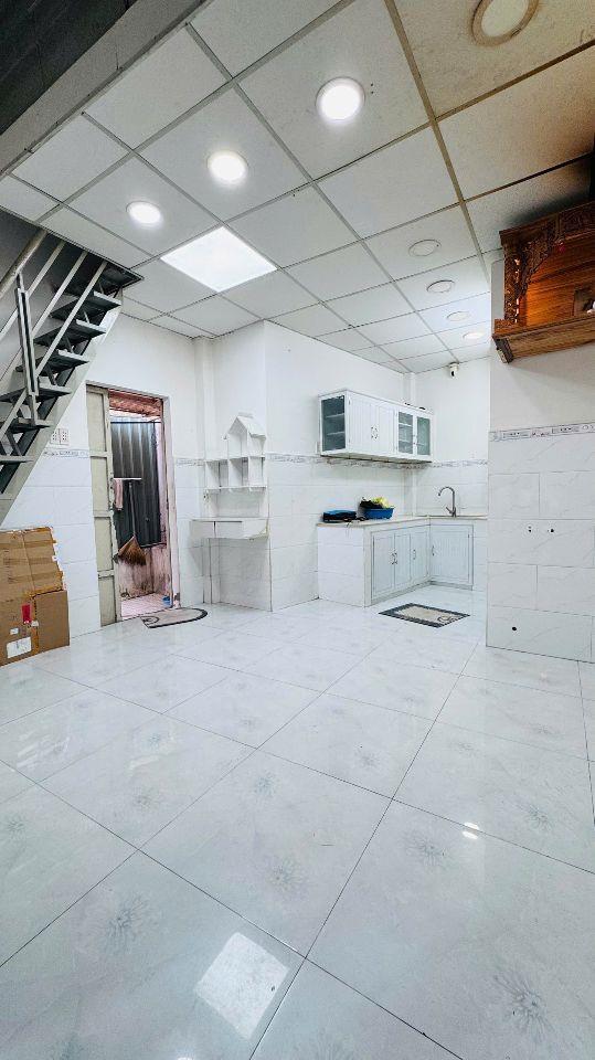 Bán Nhà Quận 8 - Tùng Thiện Vương - Gần Mặt Tiền - 20M - Nhỉnh 2 Tỷ