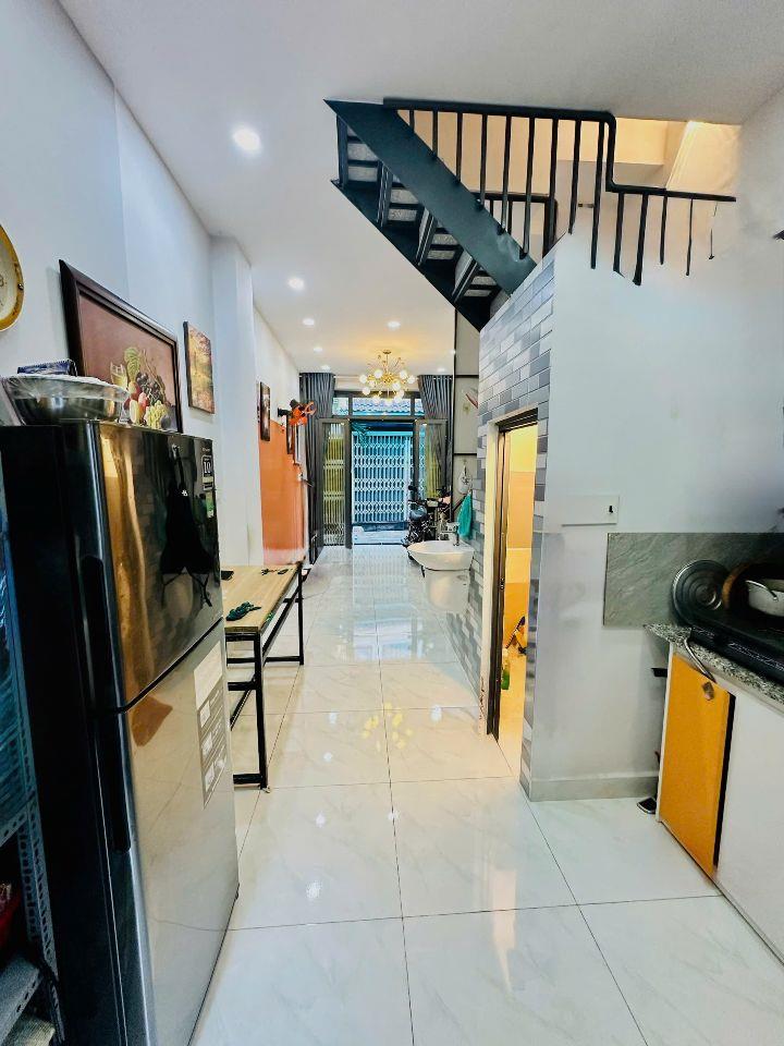 Bán Nhà Tân Phú - Nhà Đẹp Ở Ngay - Hẻm Xe Hơi - 2PN - Tặng Nội Thất - 28M - Nhỉnh 3 Tỷ