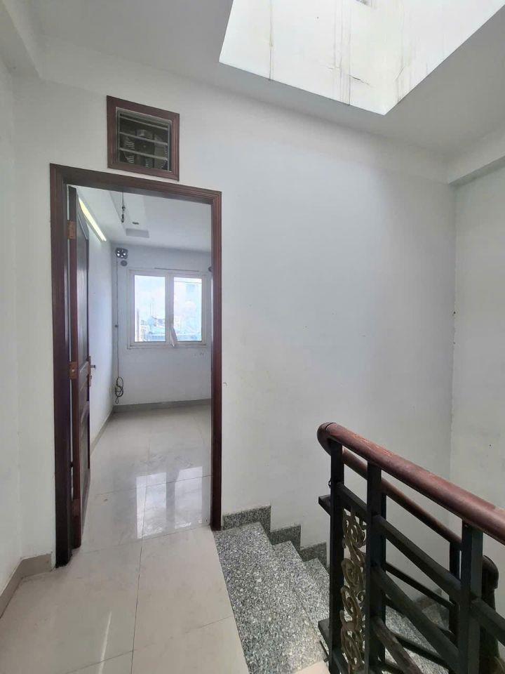 Bán Nhà Quận 10 - Hẻm Xe Hơi - 7PN - 39M - Nhỉnh 8 Tỷ