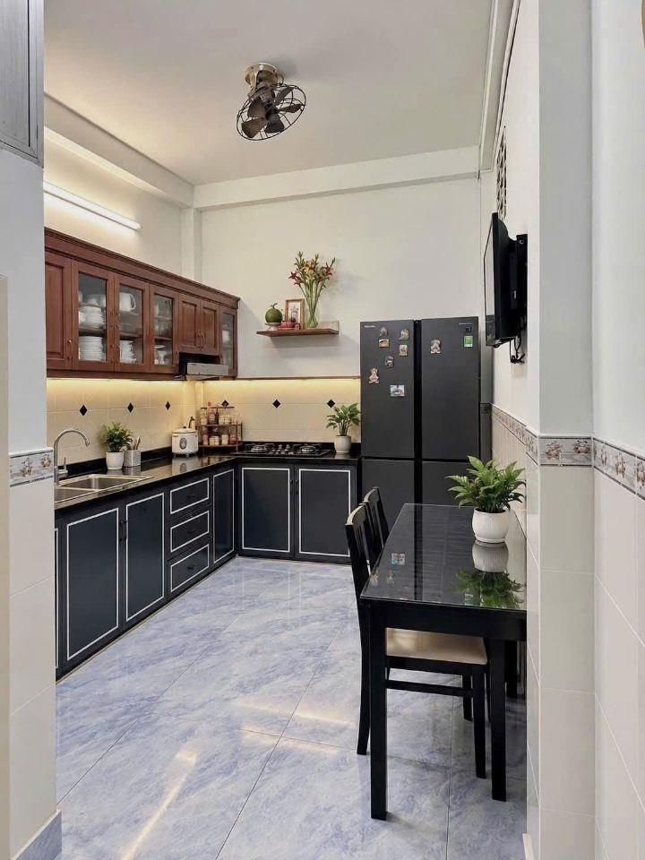 Bán Nhà Quận 3 - Nguyễn Đình Chiểu - Hẻm Xe Hơi - 4 PN - Nhỉnh 8 Tỷ