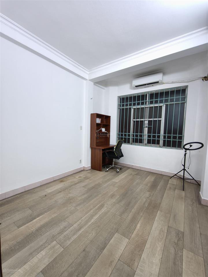 Chính chủ bán nhà ngõ 110 núi trúc, ba đình 11,x tỷ (30m2, 4 tầng) đủ đồ  0975 888 ***