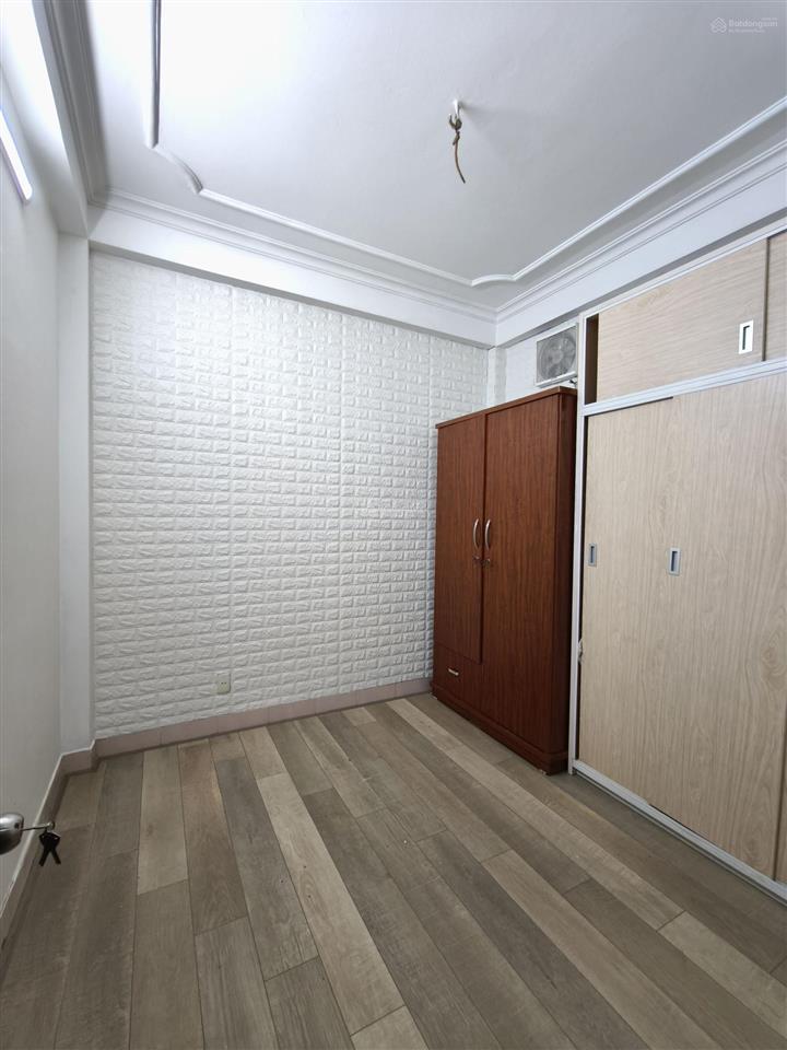 Chính chủ bán nhà ngõ 110 núi trúc, ba đình 11,x tỷ (30m2, 4 tầng) đủ đồ  0975 888 ***