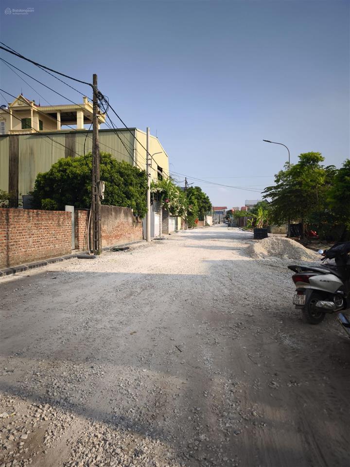 Cắt lỗ 1,2 tỷ đất ngay trục chính nguyên khê, đông anh 6,x tỷ (100m2) sẵn thu 7tr/tháng 0975 888 ***