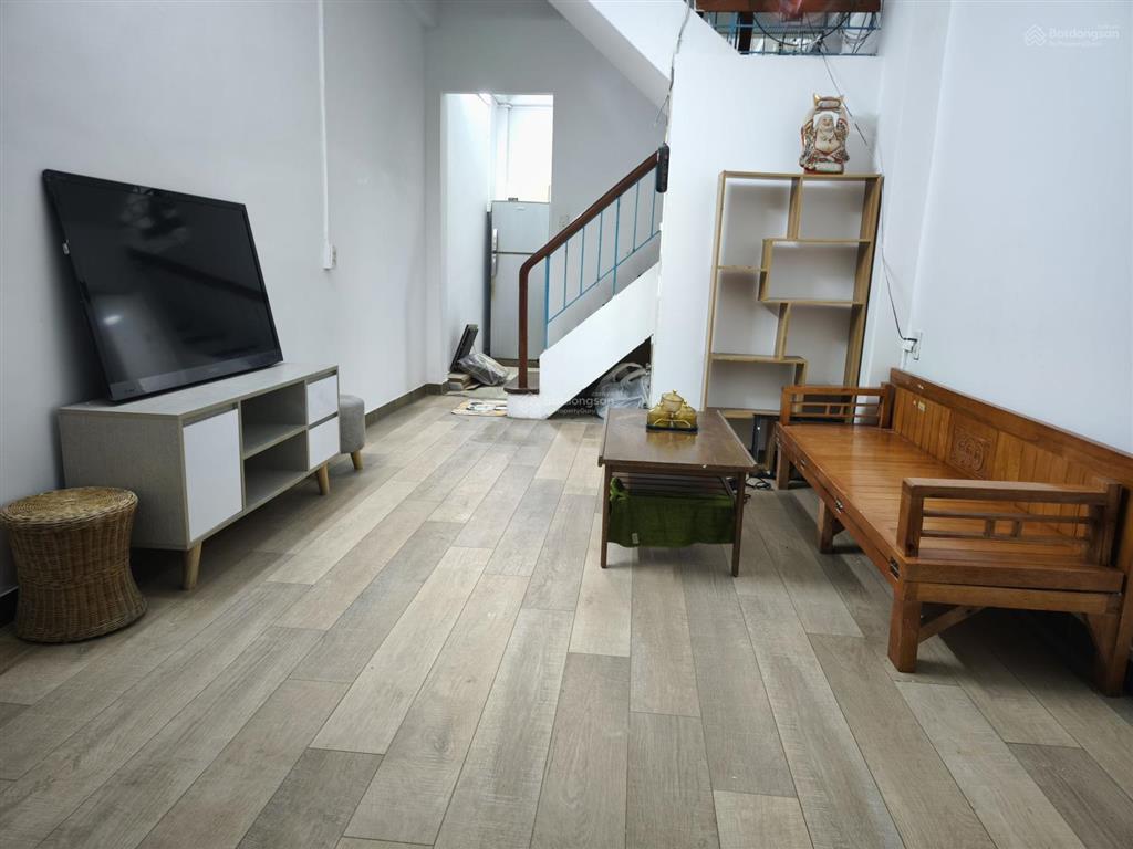Chính chủ bán nhà 5 tầng ngõ 10 núi trúc ba đình 10,x tỷ (30m2) để lại nội thất  0975 888 ***