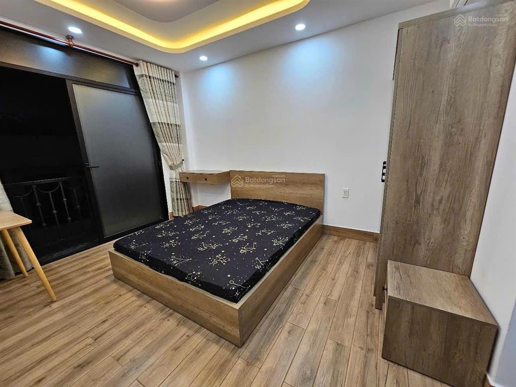 Cần bán tòa căn hộ dịch vụ 5 tầng mới xây. hẻm 5m gần chợ phan văn trị  dòng tiền 40 triệu/tháng