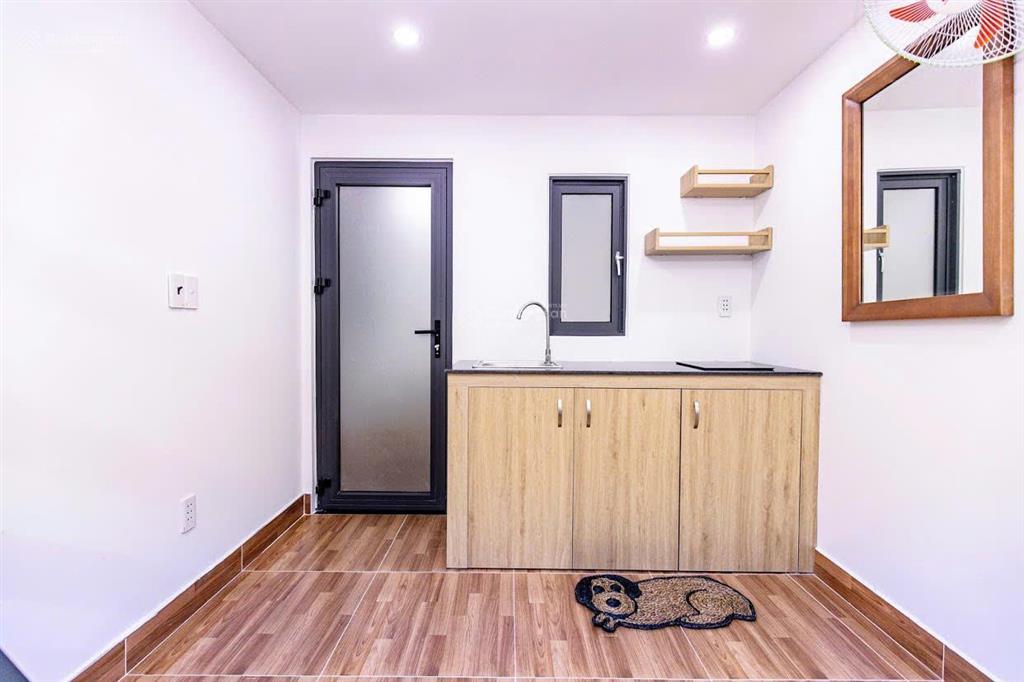 Cần bán tòa căn hộ dịch vụ 5 tầng mới xây. hẻm 5m gần chợ phan văn trị  dòng tiền 40 triệu/tháng