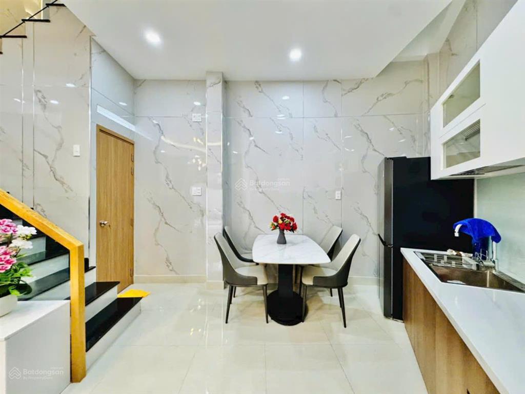 Cần bán nhà 4 tầng mới xây  nội thất cao cấp hẻm 6m lê quang định  trong khu toàn nhà biệt thự