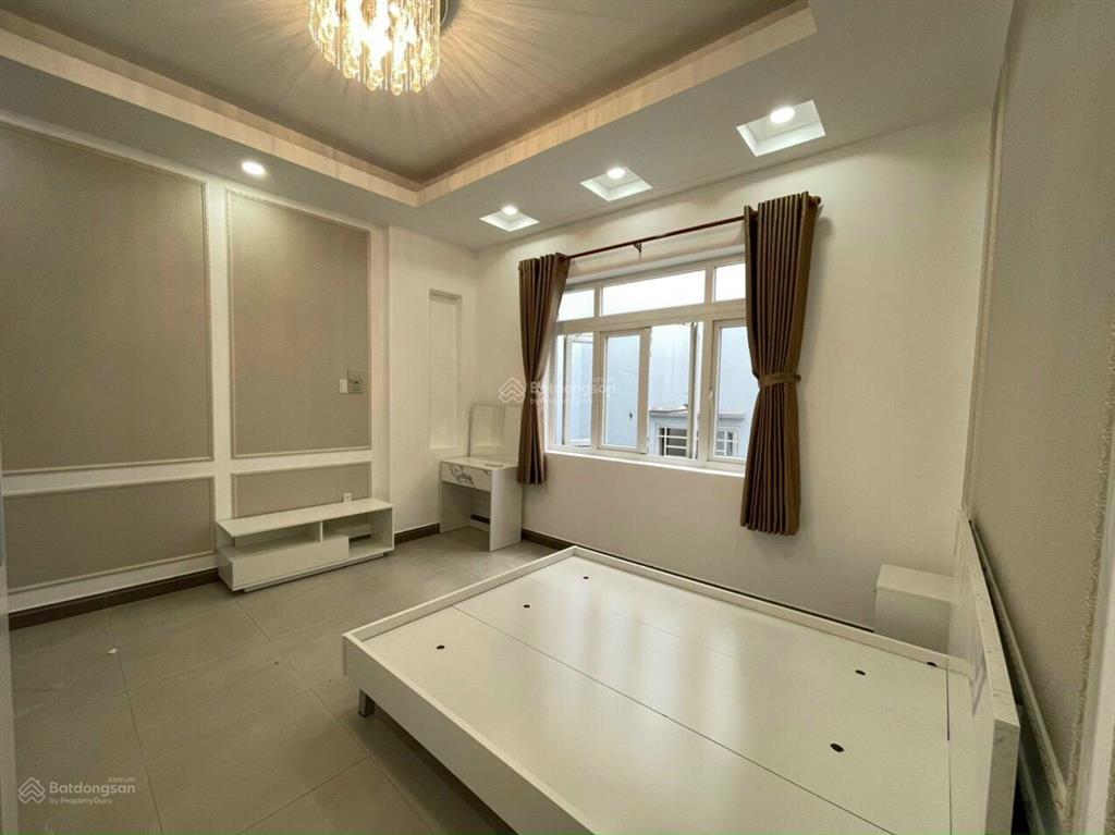 Cần bán gấp nhà hẻm 3m khu nguyễn xí  nơ trang long. dt 4x19m. vuông vức. trệt, lầu mới đẹp
