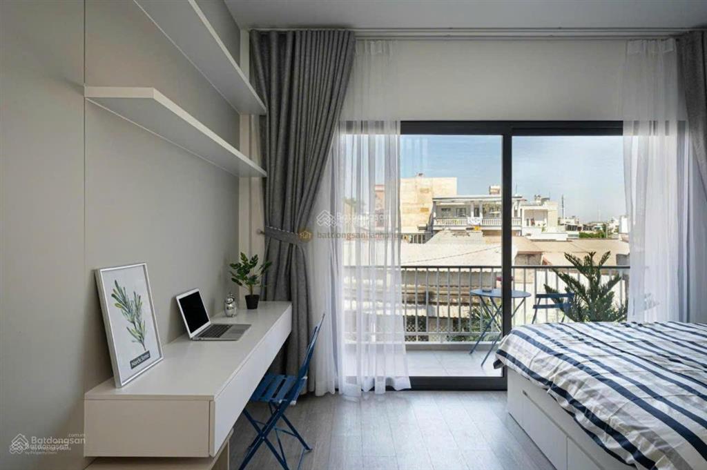 Cần bán nhà mới xinh hẻm 5m nơ trang long gần bệnh viện ung bướu. dt 4x13m. vuông vức. trệt, 3 lầu