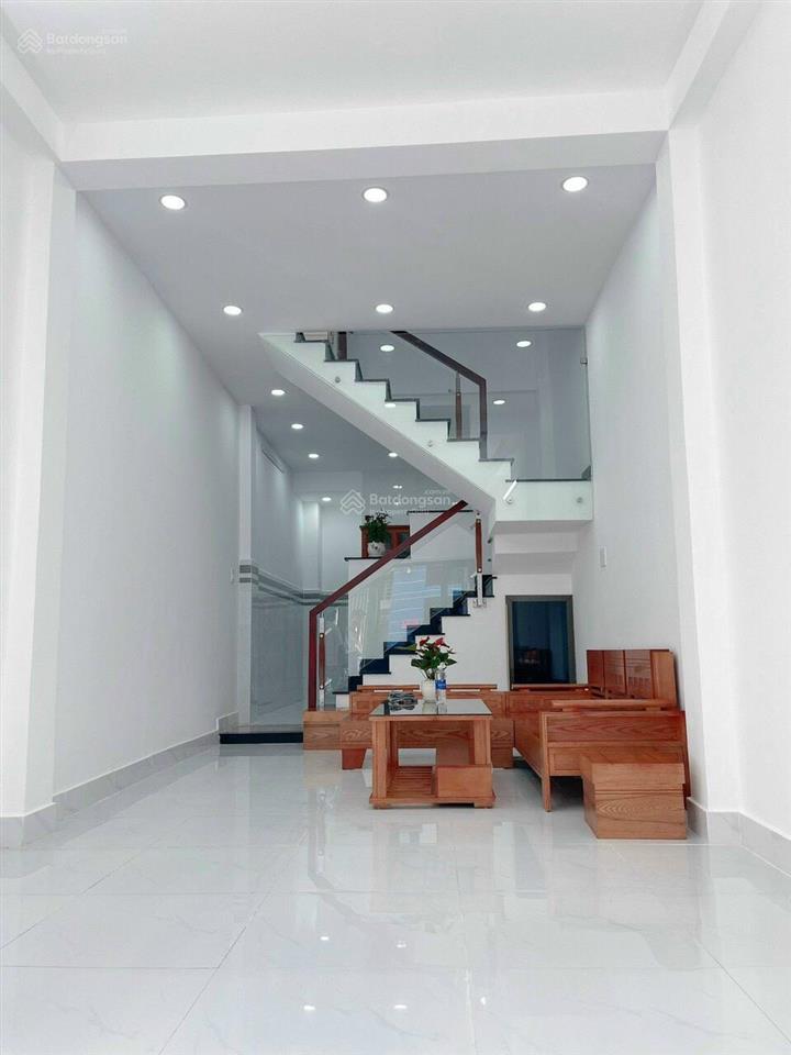 Cần tiền bán gấp căn nhà hẻm xe hơi nguyễn xí ngay rạch xuyên tâm  dt3.9x14m. trệt, 2 lầu nhà mới