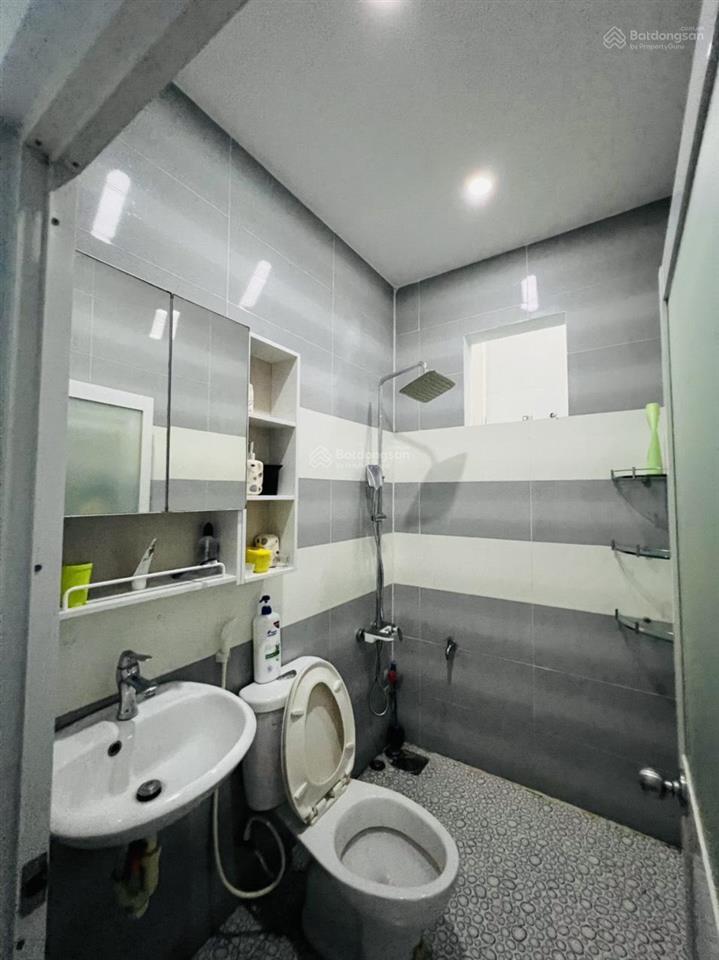 Hàng hiếm  giải quyết công việc cần bán gấp nhà hẻm 5m chu văn an  dt 41m2. nở hậu  5 tầng lầu