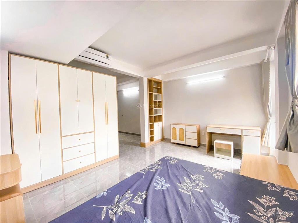 Cần bán tòa căn hộ dịch vụ 6 tầng 15 phòng thang máy mới xây. hẻm lớn 7m. dòng tiền 90 triệu/tháng