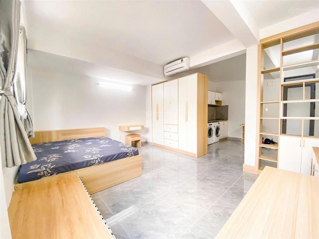 Cần bán tòa căn hộ dịch vụ 6 tầng 15 phòng thang máy mới xây. hẻm lớn 7m. dòng tiền 90 triệu/tháng