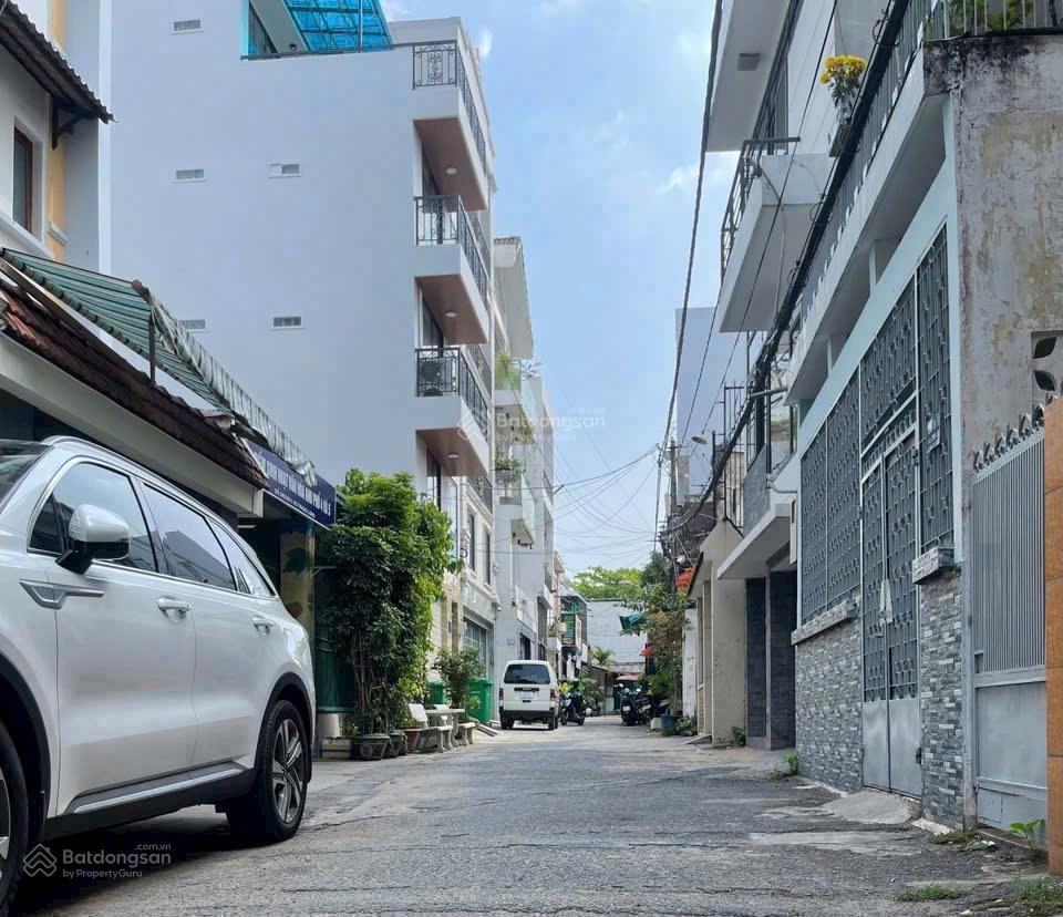 Cần tiền bán khuôn đất hẻm 6m nơ trang long ngay bv ung bướu. dt 4.3x13m. nở hậu. khu xây cao tầng