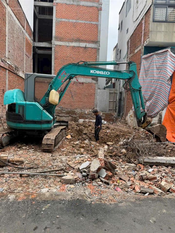Cần tiền bán khuôn đất hẻm 6m nơ trang long ngay bv ung bướu. dt 4.3x13m. nở hậu. khu xây cao tầng
