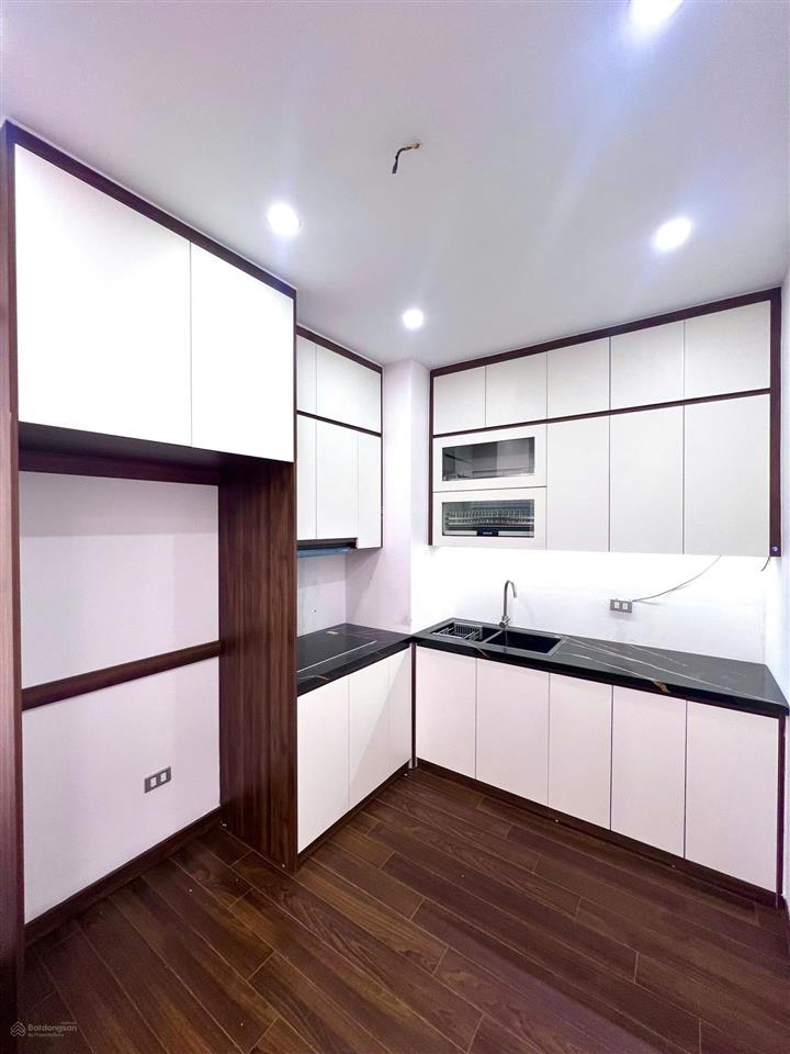 Bán gấp căn hộ chung cư 17t hoàng đạo thuý 3pn 2wc dt  80m2 giá 5.95 tỷ   e hoà 0917 495 ***