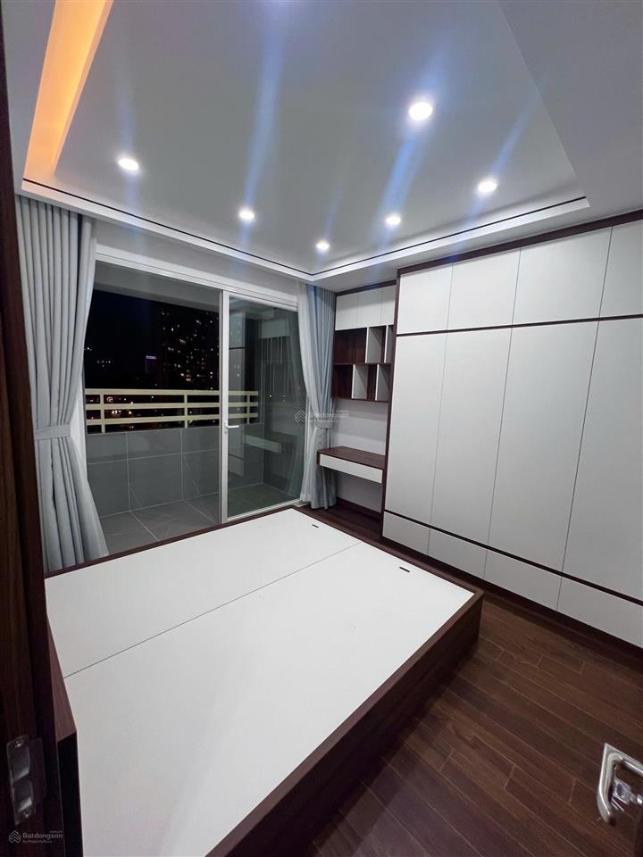 Bán gấp căn hộ chung cư 17t hoàng đạo thuý 3pn 2wc dt  80m2 giá 5.95 tỷ   e hoà 0917 495 ***