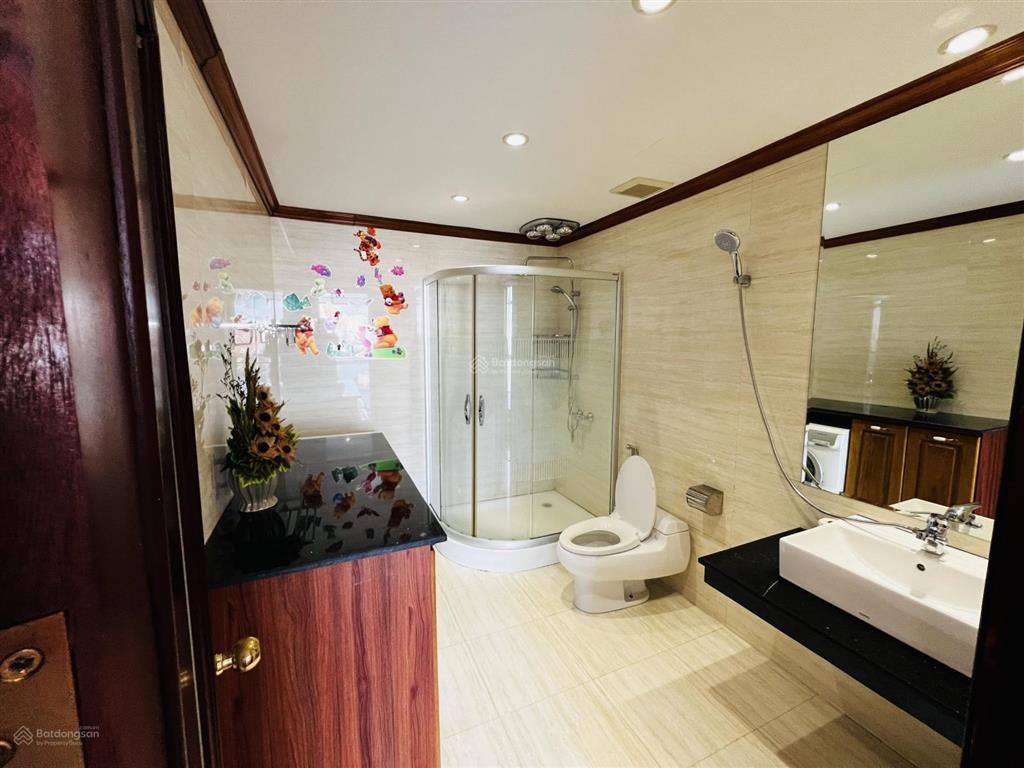 Bán gấp căn hộ chung cư 137 nguyễn ngọc vũ 3pn 2wc dt 80m² giá 5.5 tỷ  e hoà 0917 495 ***