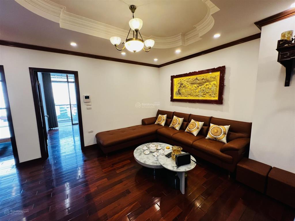 Bán gấp căn hộ chung cư 137 nguyễn ngọc vũ 3pn 2wc dt 80m² giá 5.5 tỷ  e hoà 0917 495 ***