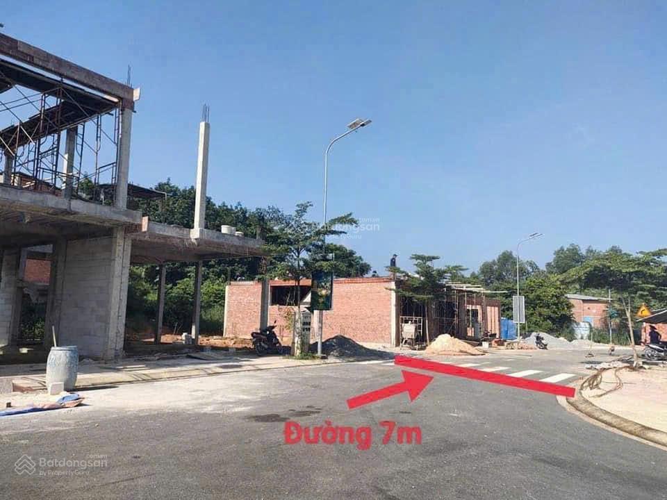 Nhà 1 trệt 1 lầu cách vsip 3 chỉ 1,5km  tặng nội thất 100tr