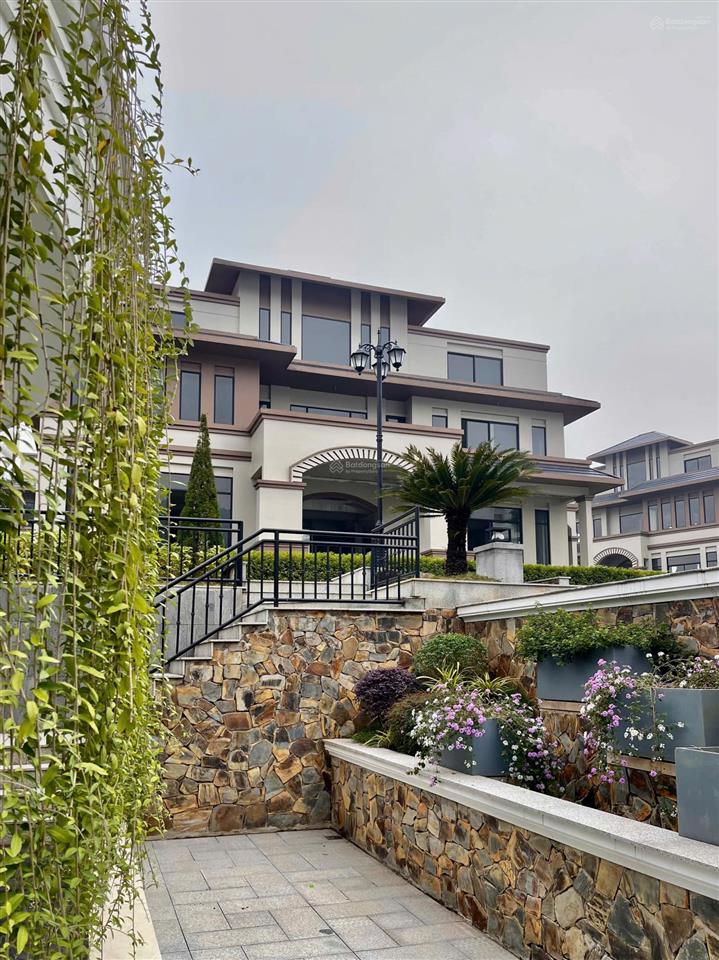 Nhỉnh 25 tỷ sở hữu ngay căn villas gần 400m2 ngay kế cạnh xanh villas 0989 210 ***