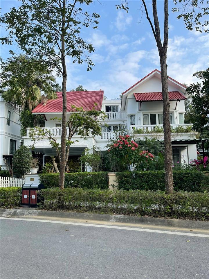 Siêu vip, bán căn đơn lập mặt suối chưa đến 75tr/m2, riêng mặt tiền 26m