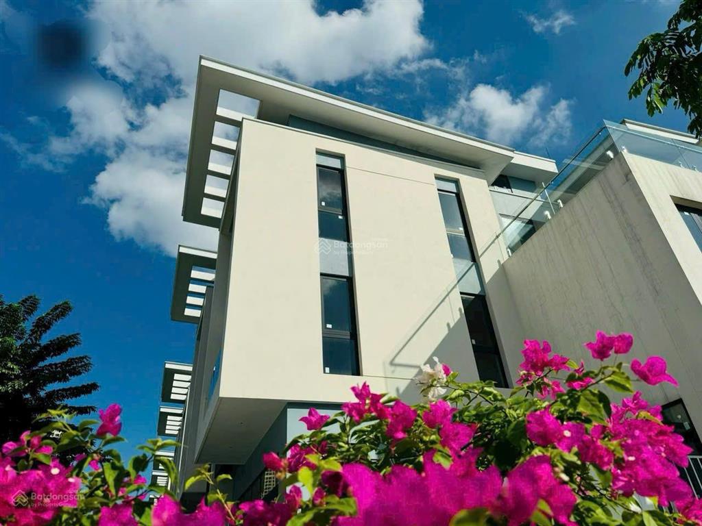 Giảm đến 35% căn biệt thự 198m2, 2 mặt tiền, 3 mặt thoáng, sổ đỏ sẵn!