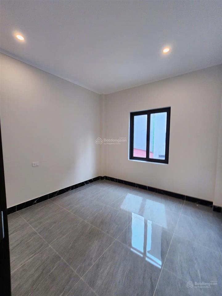 Sẵn nhà 3 tầng 102m2 giá chỉ nhỉnh 5 tỷ tại cổ dương (tiên dương cũ).  0362 608 ***