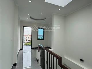 Nhà 4 tầng  4pn gần cầu tứ liên giá chỉ 5 tỷ 250 triệu.  0362 608 ***